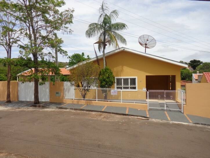 #1768 - Casa para Venda em Piraju - SP