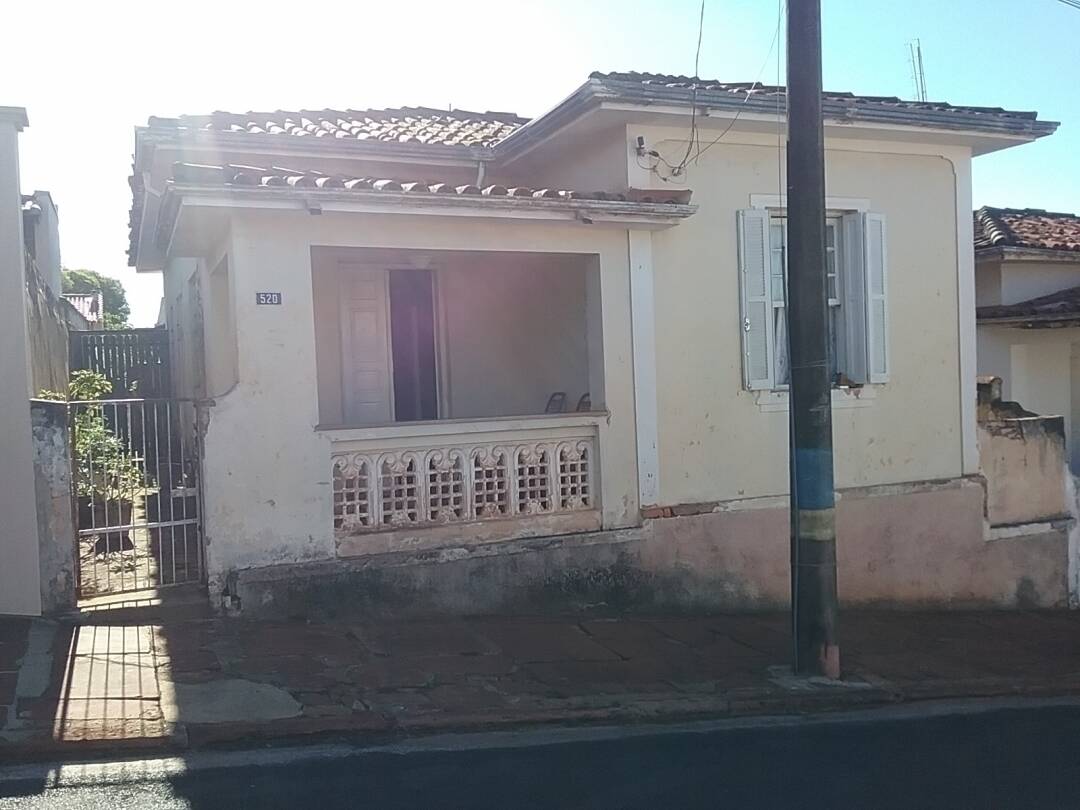 #2075 - Casa para Venda em Piraju - SP