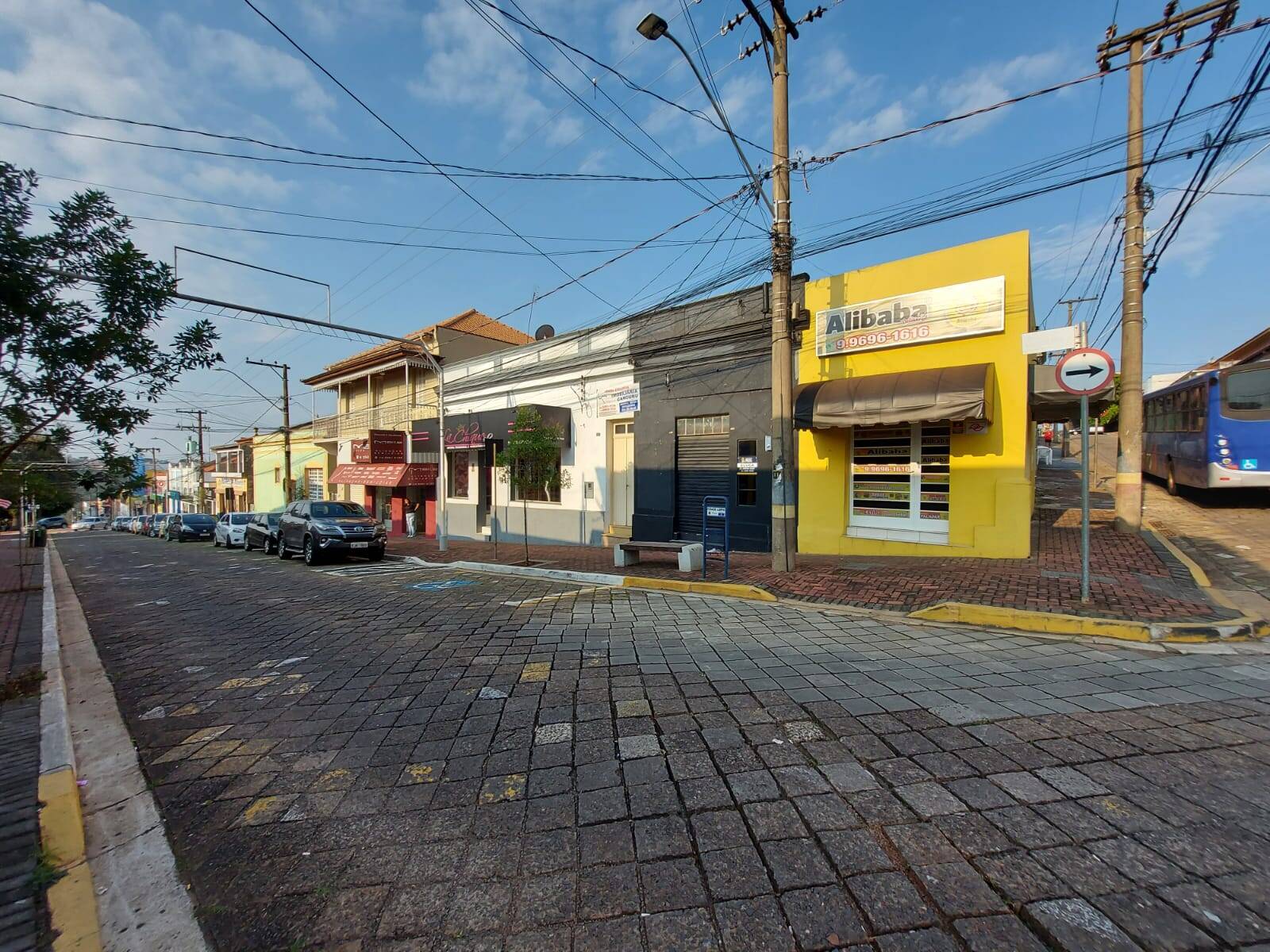 #2423 - Conjunto Comercial para Venda em Piraju - SP