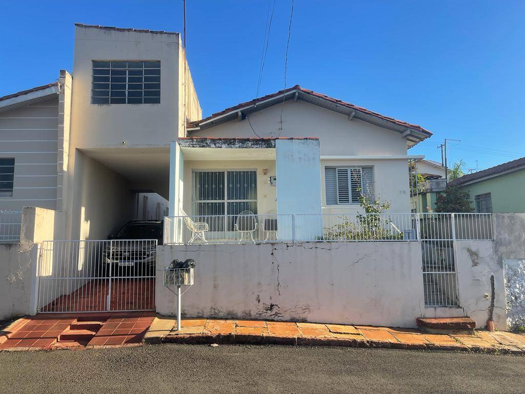 #2453 - Casa para Venda em Piraju - SP