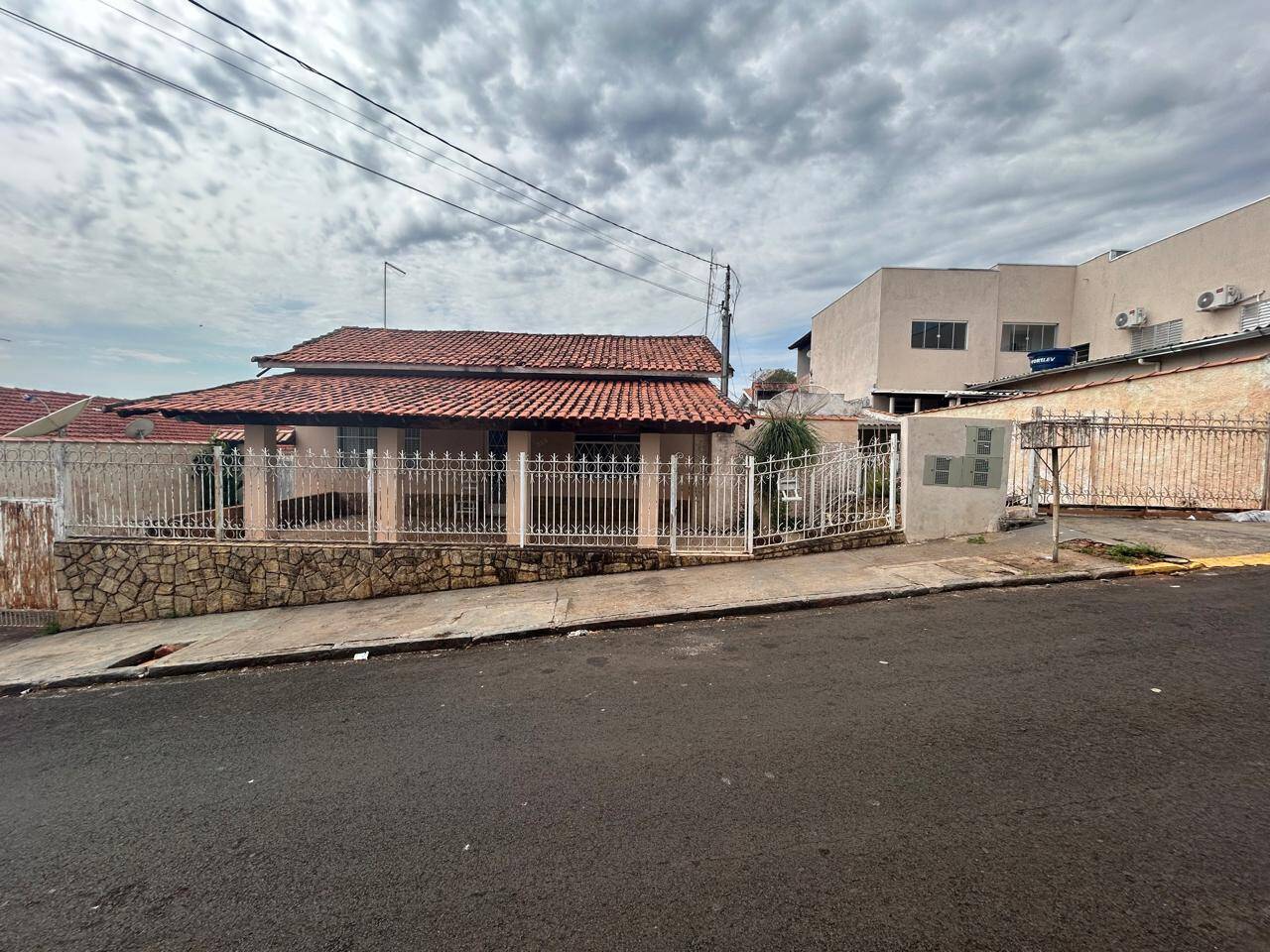 #2926 - Casa para Locação em Piraju - SP