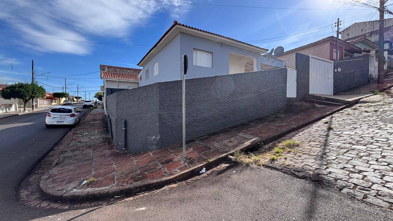 #3022 - Casa para Locação em Piraju - SP