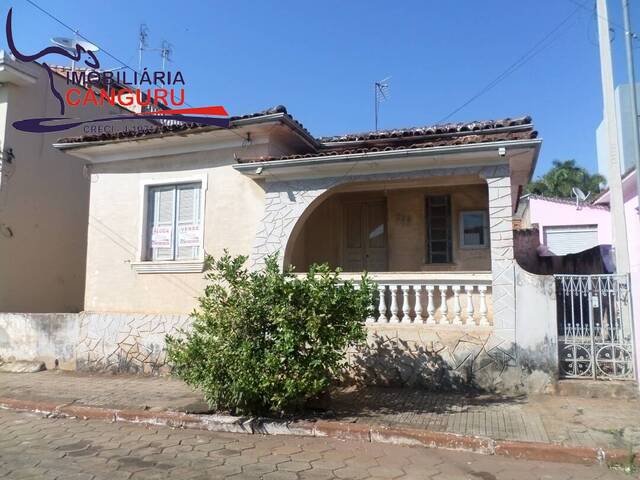 #2055 - Casa para Venda em Piraju - SP - 2