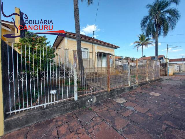 #2390 - Casa para Venda em Piraju - SP