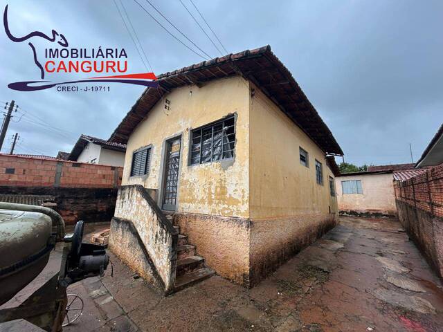 #2815 - Casa para Venda em Piraju - SP - 2
