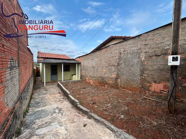 #1942 - Casa para Venda em Piraju - SP - 2