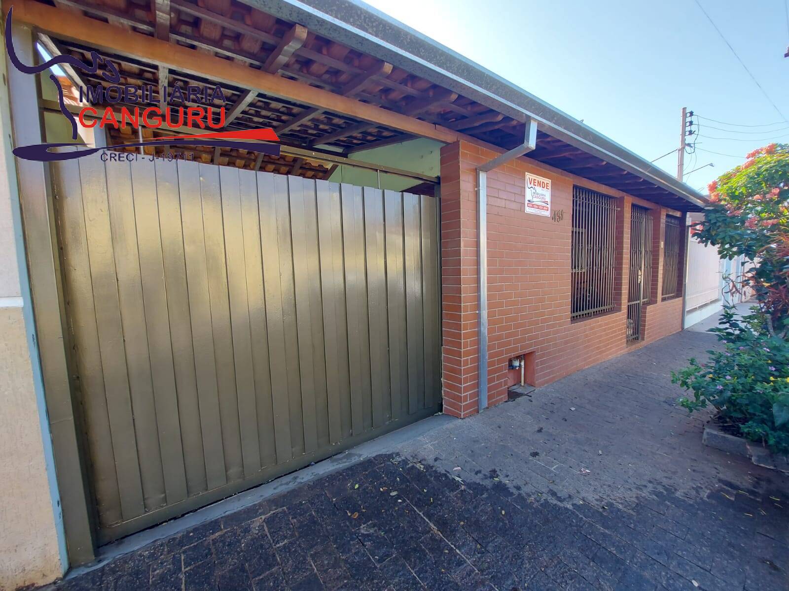 Casa à venda com 2 quartos, 151m² - Foto 2