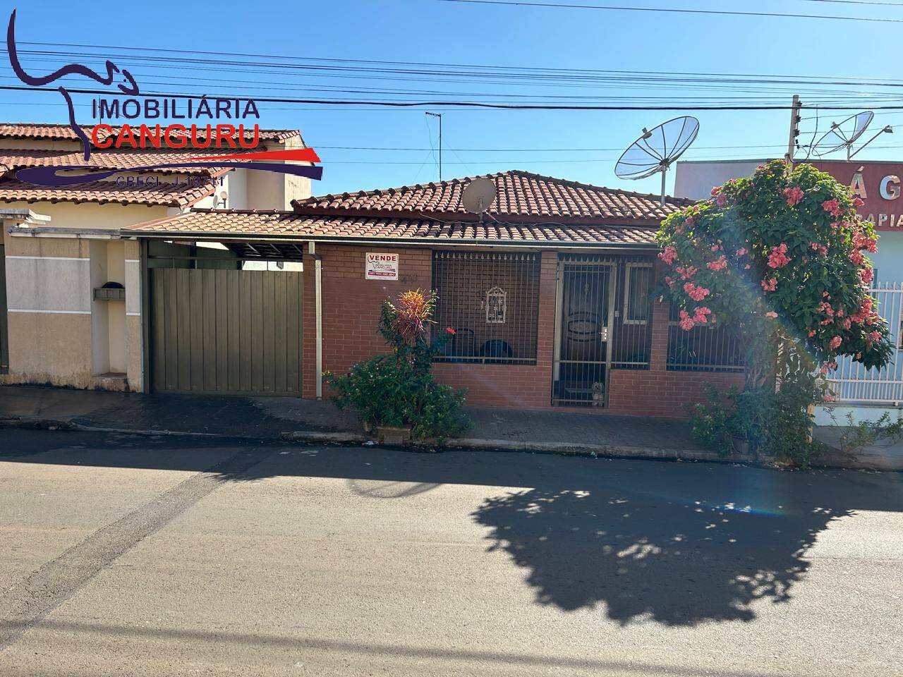 Casa à venda com 2 quartos, 151m² - Foto 1