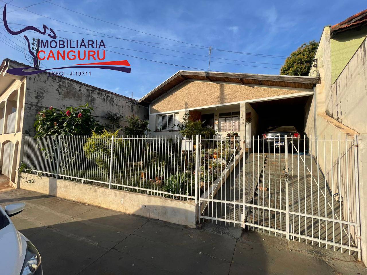 Casa à venda com 2 quartos, 104m² - Foto 1
