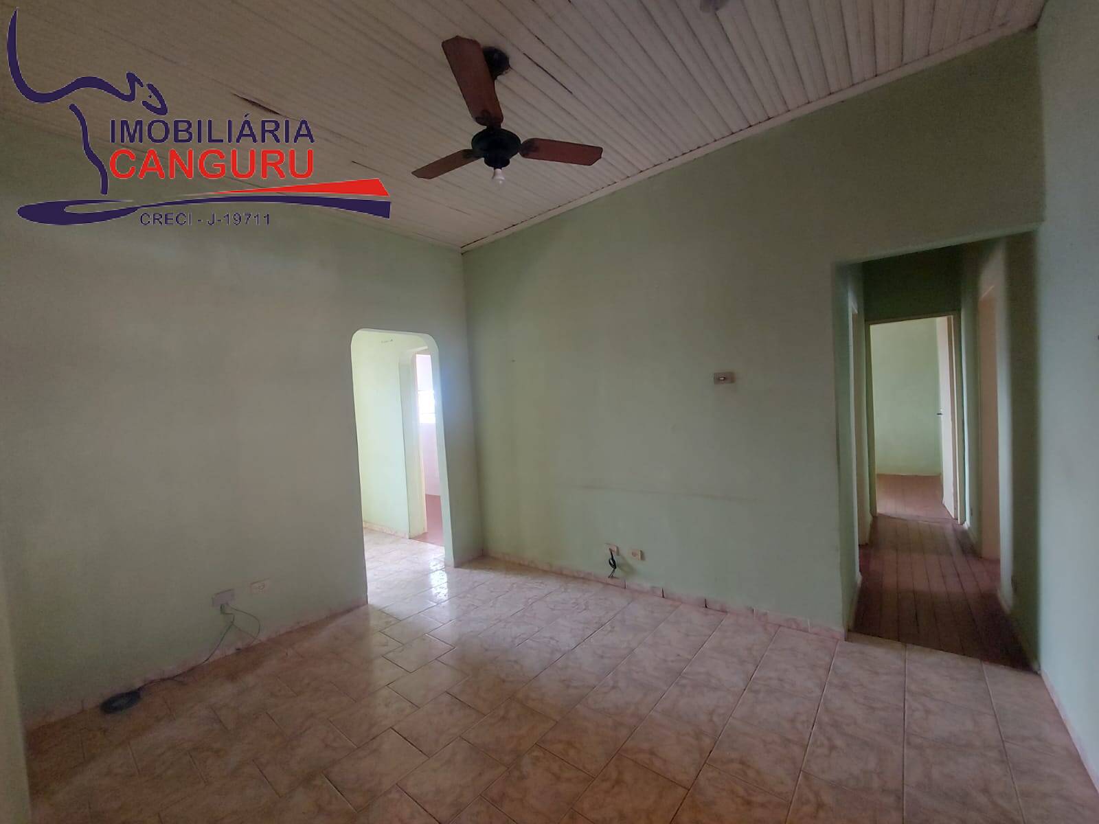 Casa à venda com 5 quartos, 327m² - Foto 4