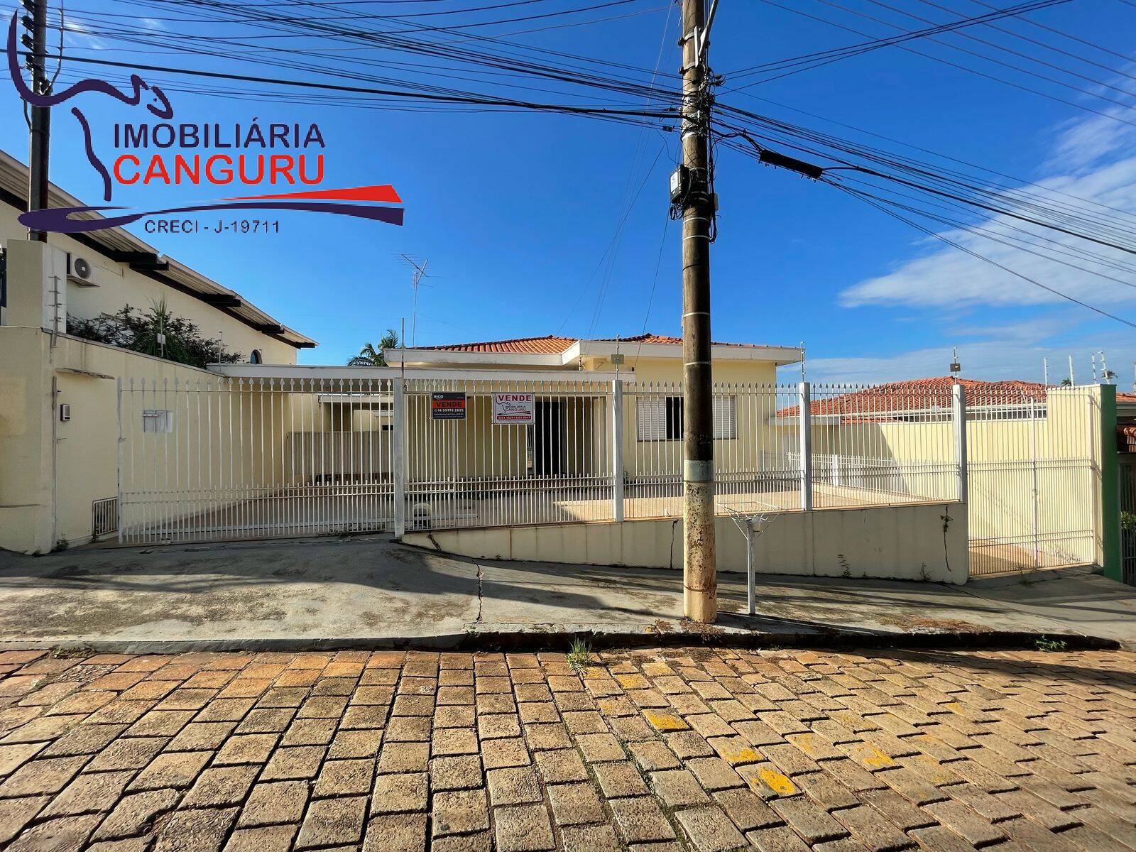Casa à venda com 4 quartos, 291m² - Foto 1