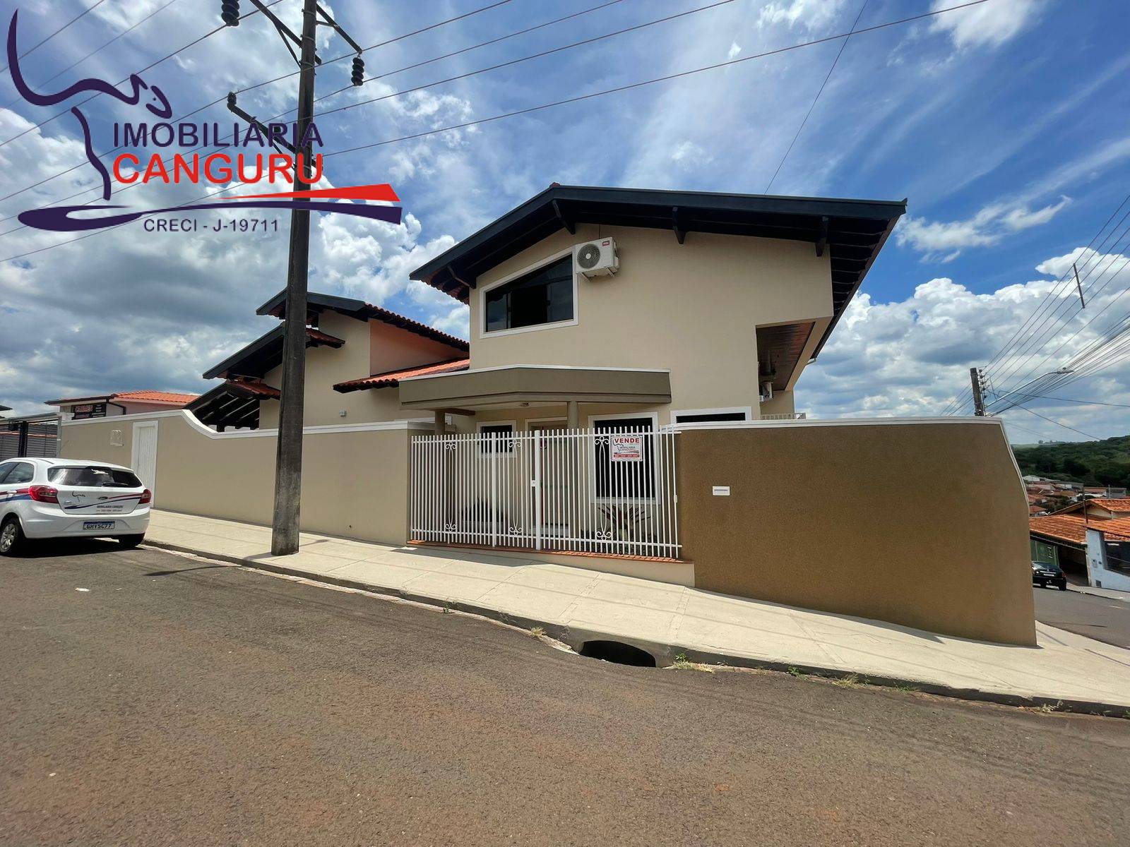 Casa, 4 quartos, 191 m² - Foto 1